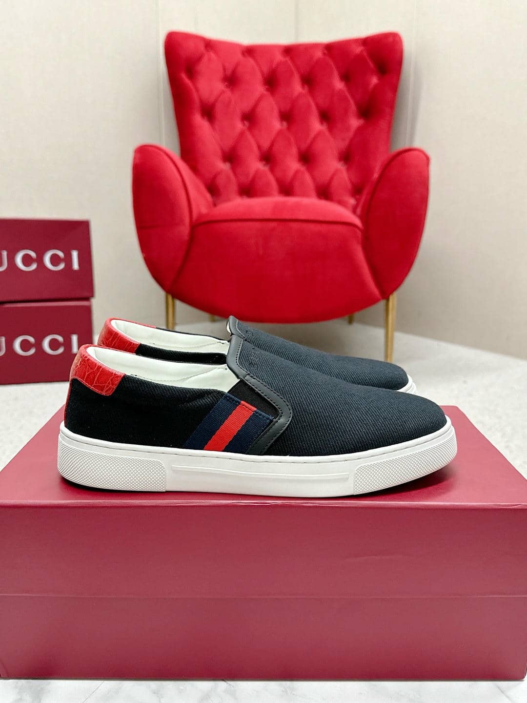 0016 Loafer